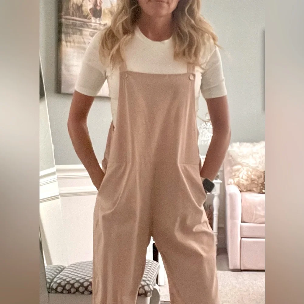Cute cream-colored romper - Picture 1 of 4
